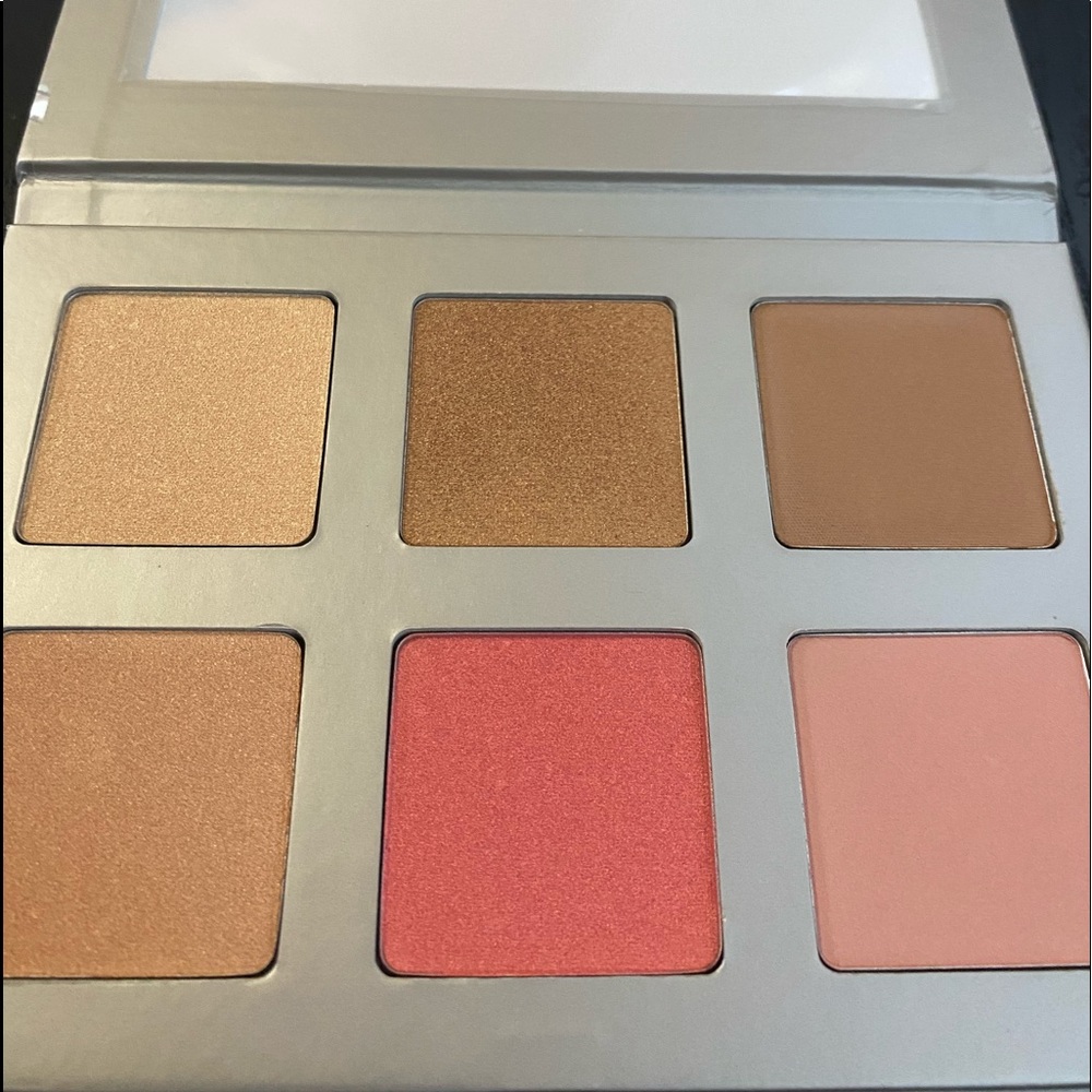 Iconic London Blaze Chaser Face Palette